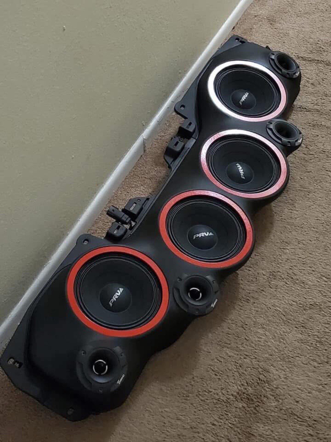 WhatsApp Image 2025-12-06 at 7.34.59 AM Jeep gladiator speaker and hardware - Image 1