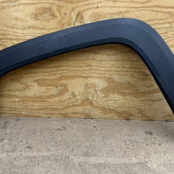 Jeep renegade front driver side fender trim