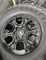 17in OEM ford bronco badlands beadlock wheels 315/70/17 - Image 3